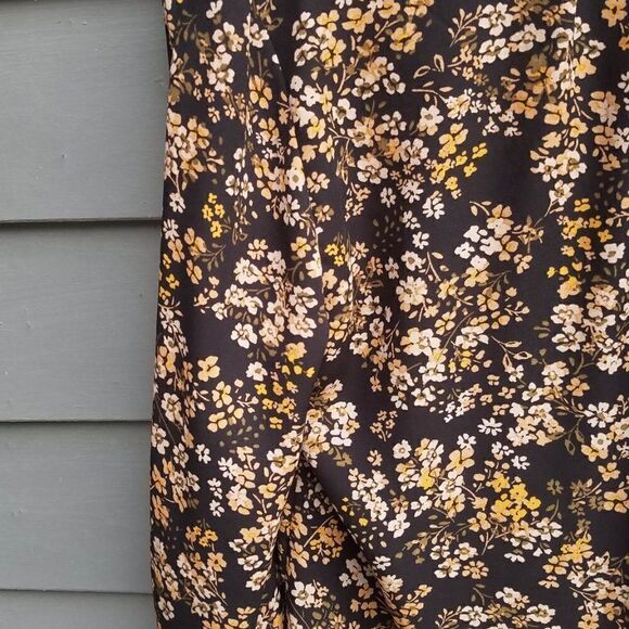 Maurices Brown Black Floral Button Down Peasant Top Medium - Picture 6 of 12